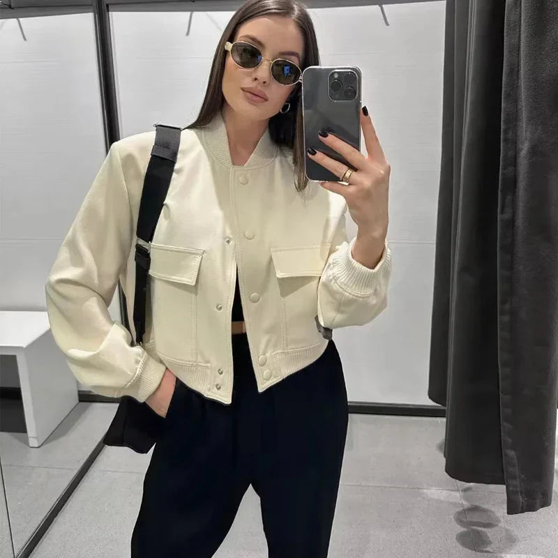 Jaqueta Feminina com Bolsos e Abertura frontal